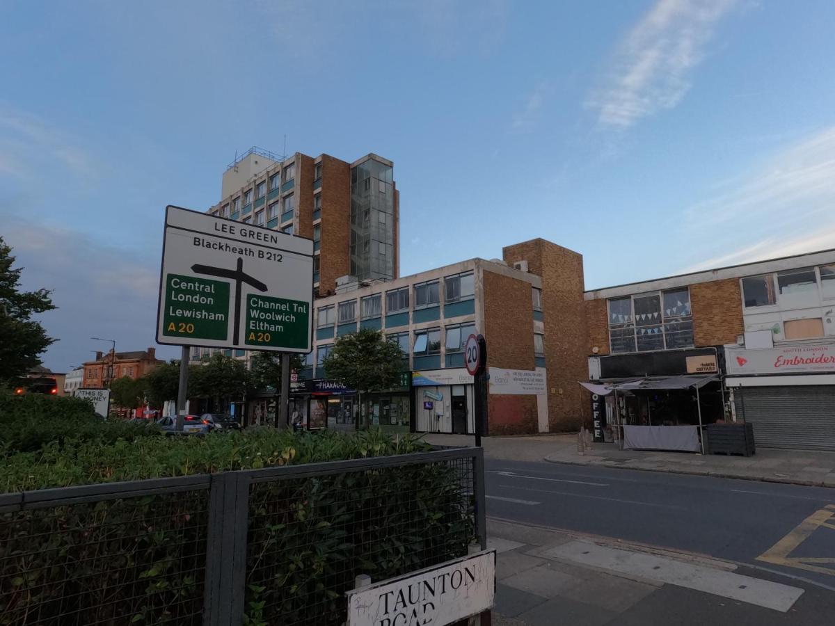 Lbt Property Ltd London Exterior photo